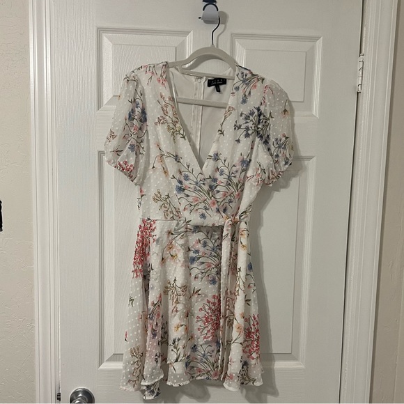 Trixxi White Floral Dress - Picture 1 of 7